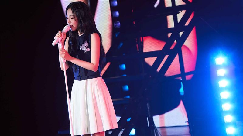 BIBI從幕後到幕前展現多樣性與才華