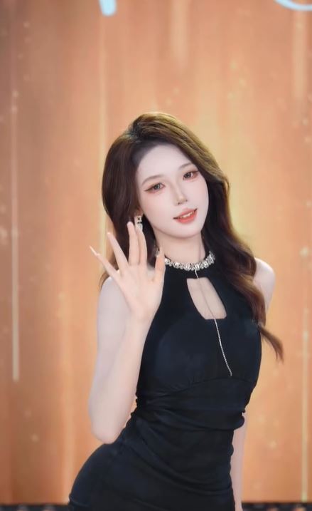 楓葉姊姊外型甜美