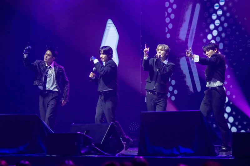 天地生日惊喜蛋糕