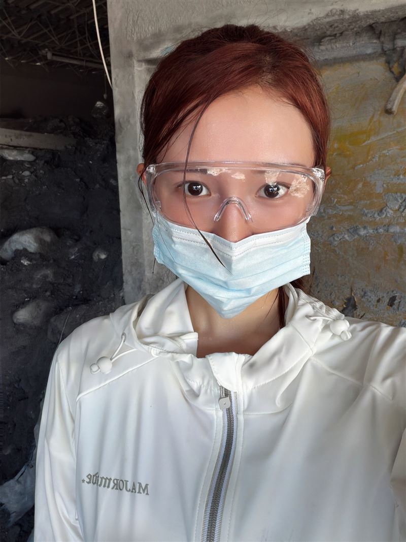 林莎全身包緊緊