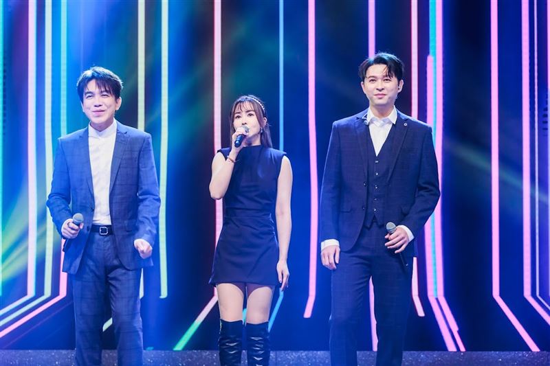 三人同台主持再现