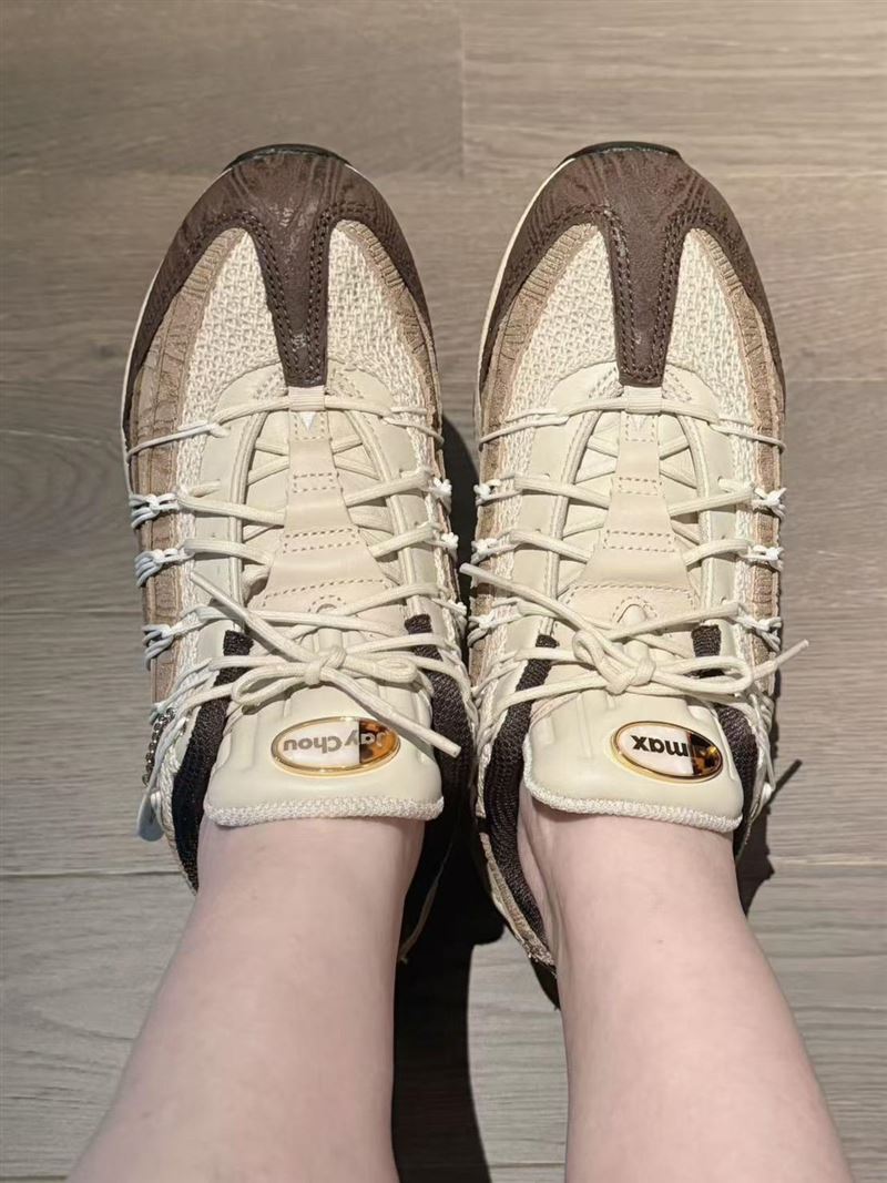 江蕙認證周杰倫聯名鞋款