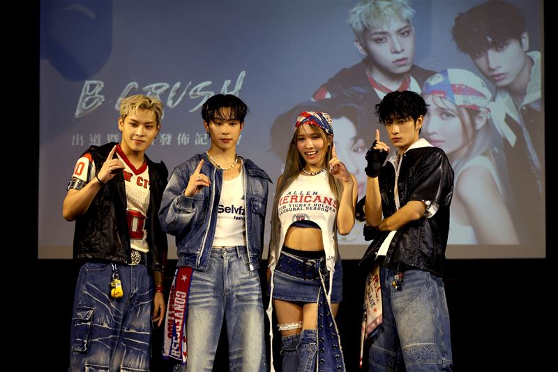 B CRUSH出道記者會合照1