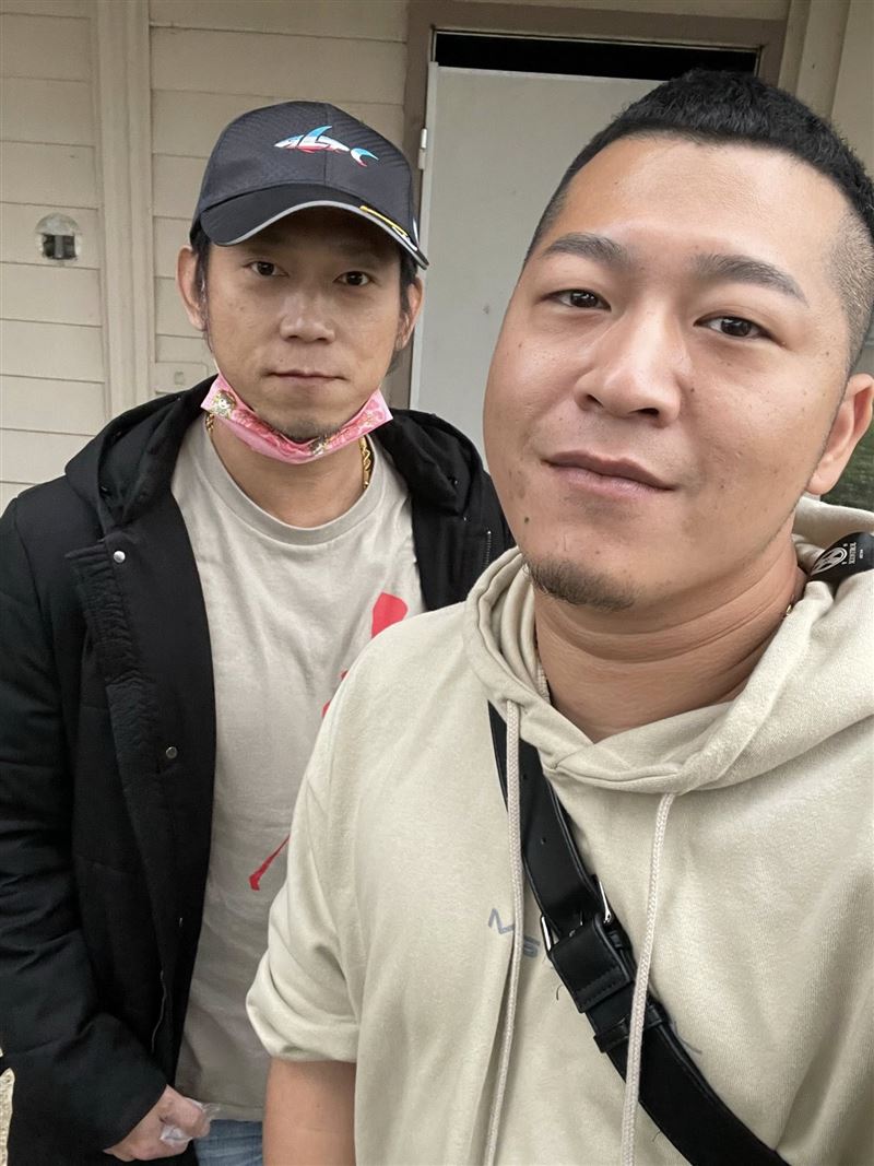 草爺與顏正國交情深