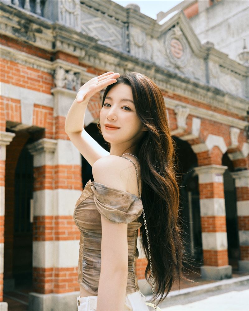 舒華在大溪老街