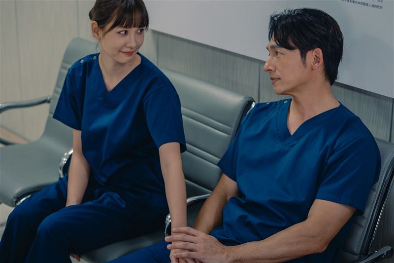 温昇豪与安心亞情感拉扯