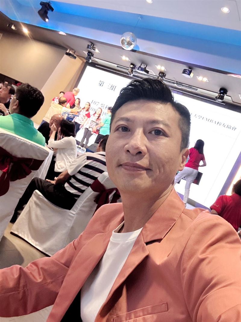 台語歌王方順吉宣布離開台灣