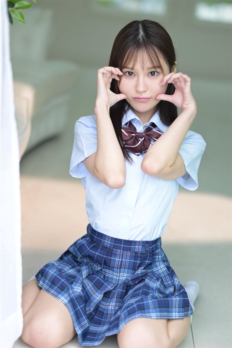 白石奈美床上表现照片