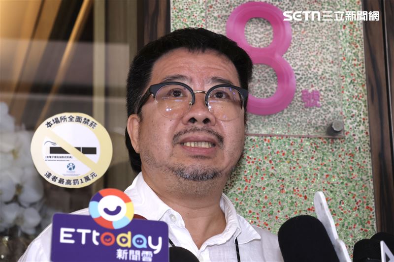 褚明仁哽咽受訪照片