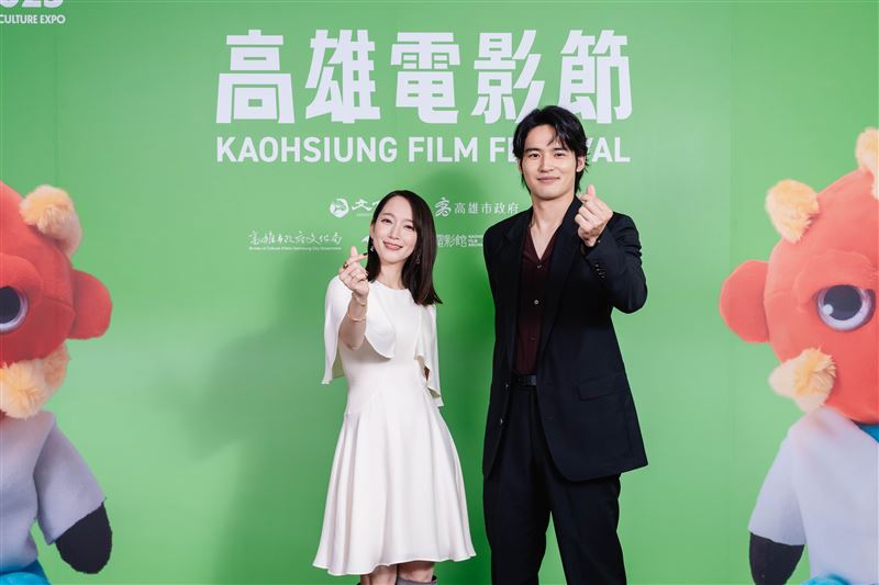 水上恒司与吉岡里帆体验台湾文化