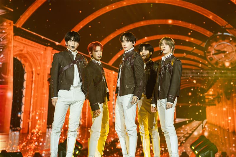 TXT站上大巨蛋现场图