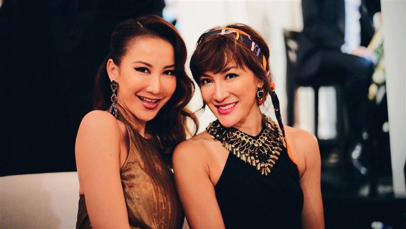 李玟與二姐李思林感情相當好。