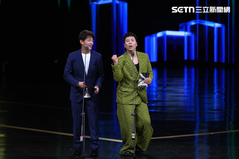 謝哲青 邵大倫頒獎合作