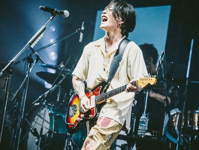 優里人氣高漲的現場畫面