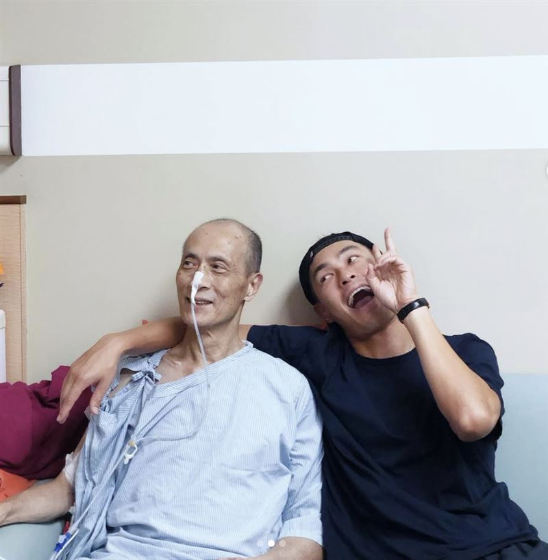 楊祐寧與父親同框