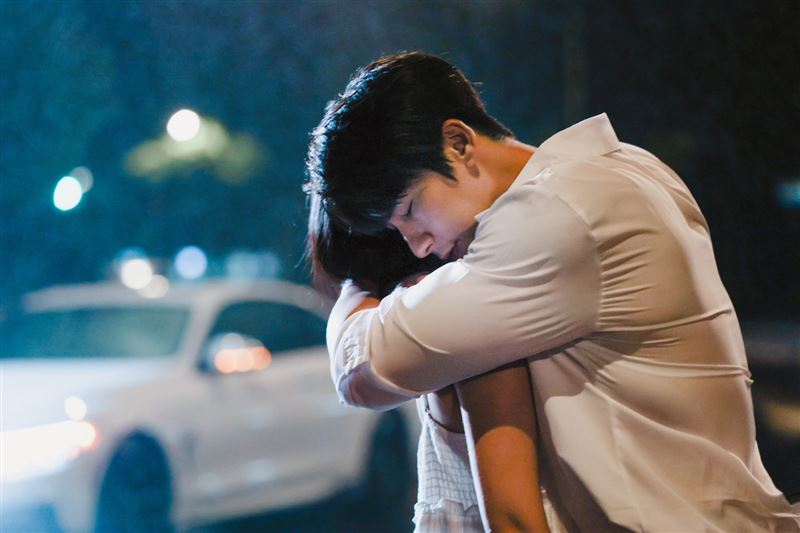 Rock推出新歌《中場時間》MV深情詮釋