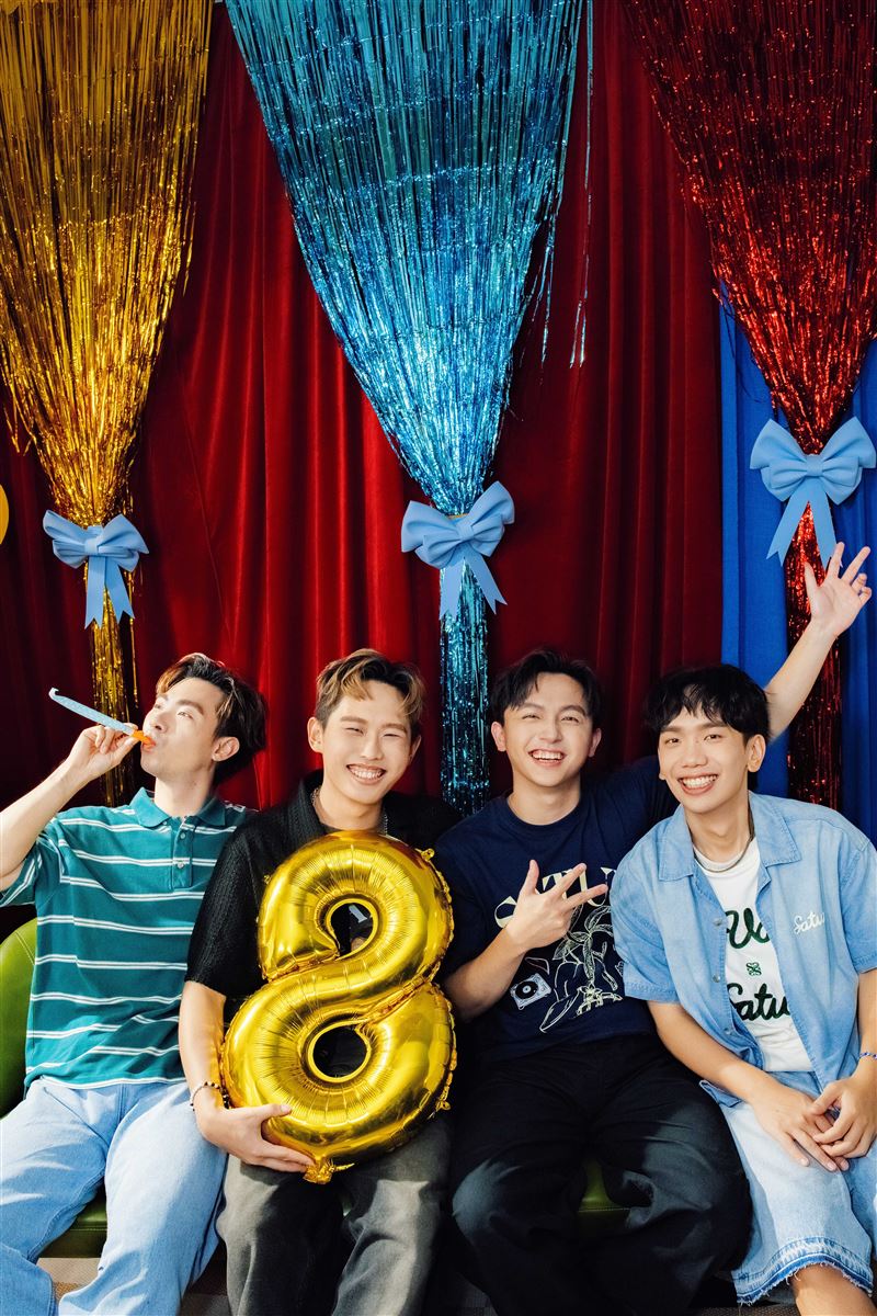 理想混蛋慶祝成軍8週年照片