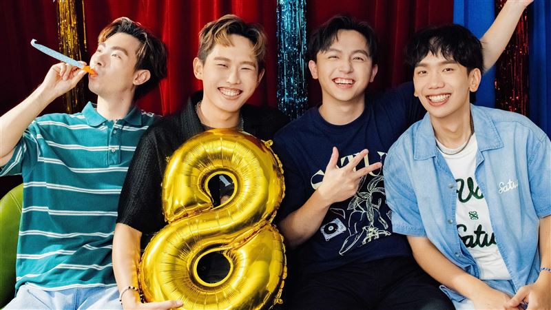 理想混蛋慶祝成軍8週年演唱會現場照片