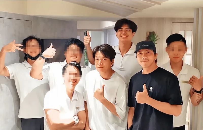 Energy阿弟与坤达合影