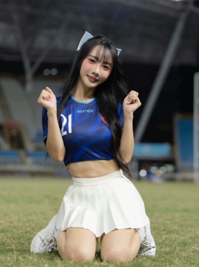 啦啦隊長小珍奶照片