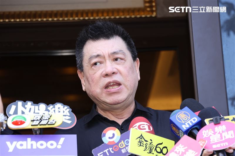 法會結束後的致敬