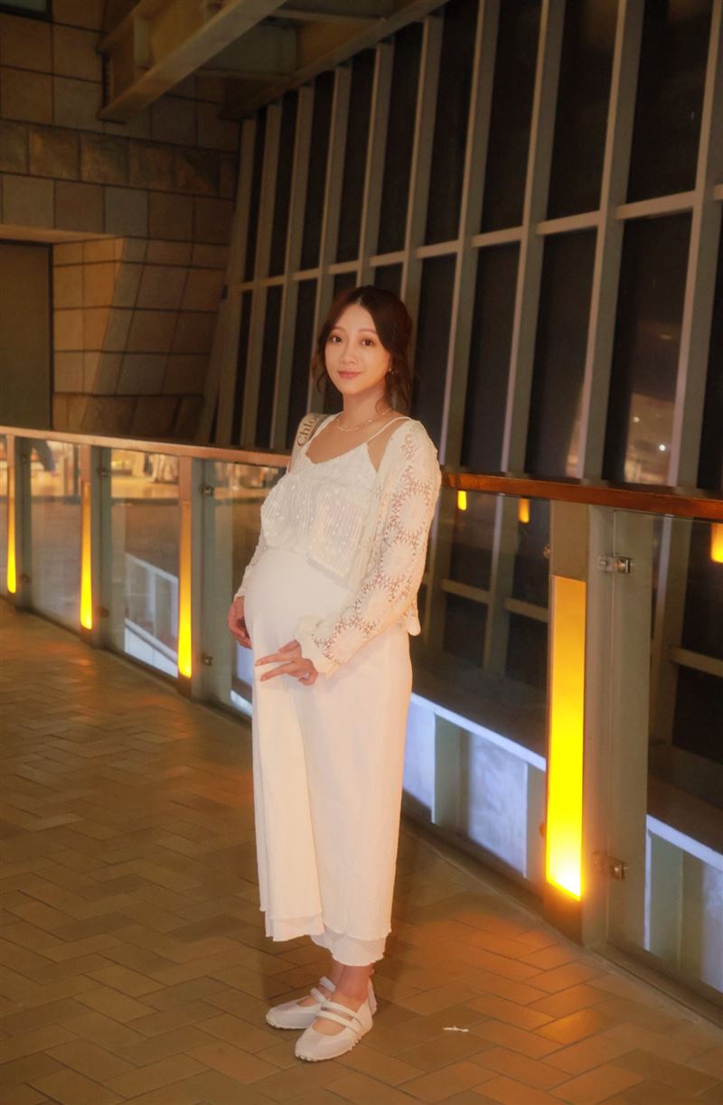 玉兔懷孕九個月的照片-1