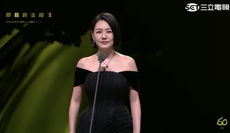 小S與蔡康永頒獎後的畫面