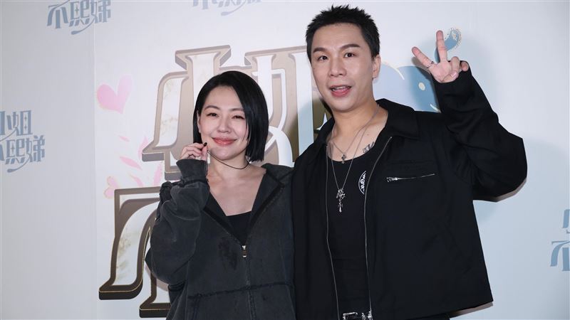 慶功宴現場的全景照片