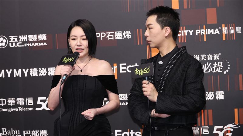 小S與派翠克在金鐘獎現場領獎