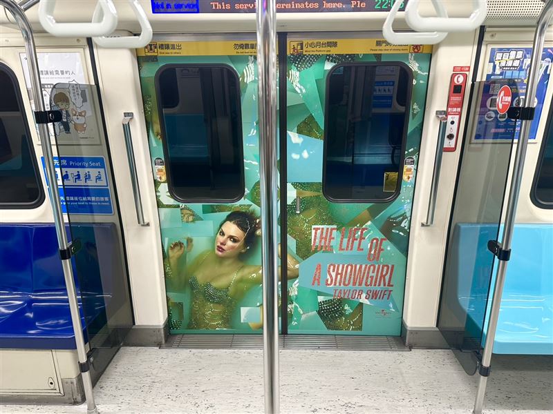 泰勒絲星夢列車車廂內部二張圖