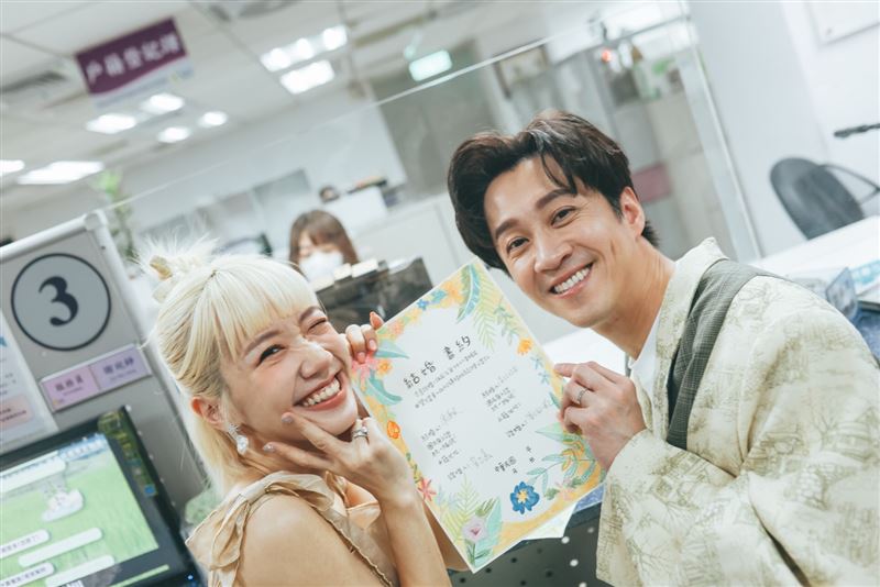 Lulu與陳漢典登記成婚