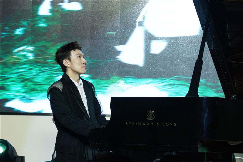 阿龔〈The Moonlight Zoo〉成為臺北市立動物園閉園歌曲