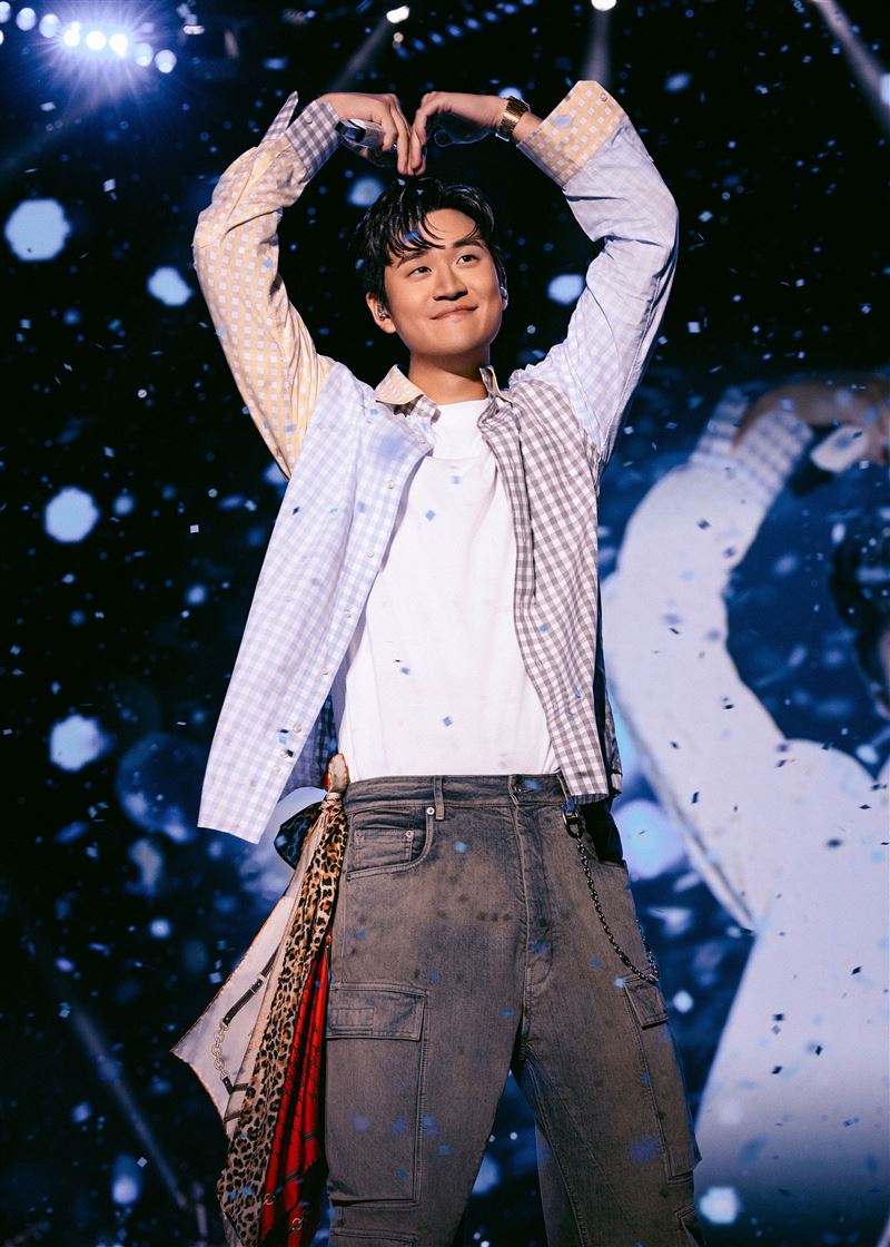 周兴哲上海站照片1