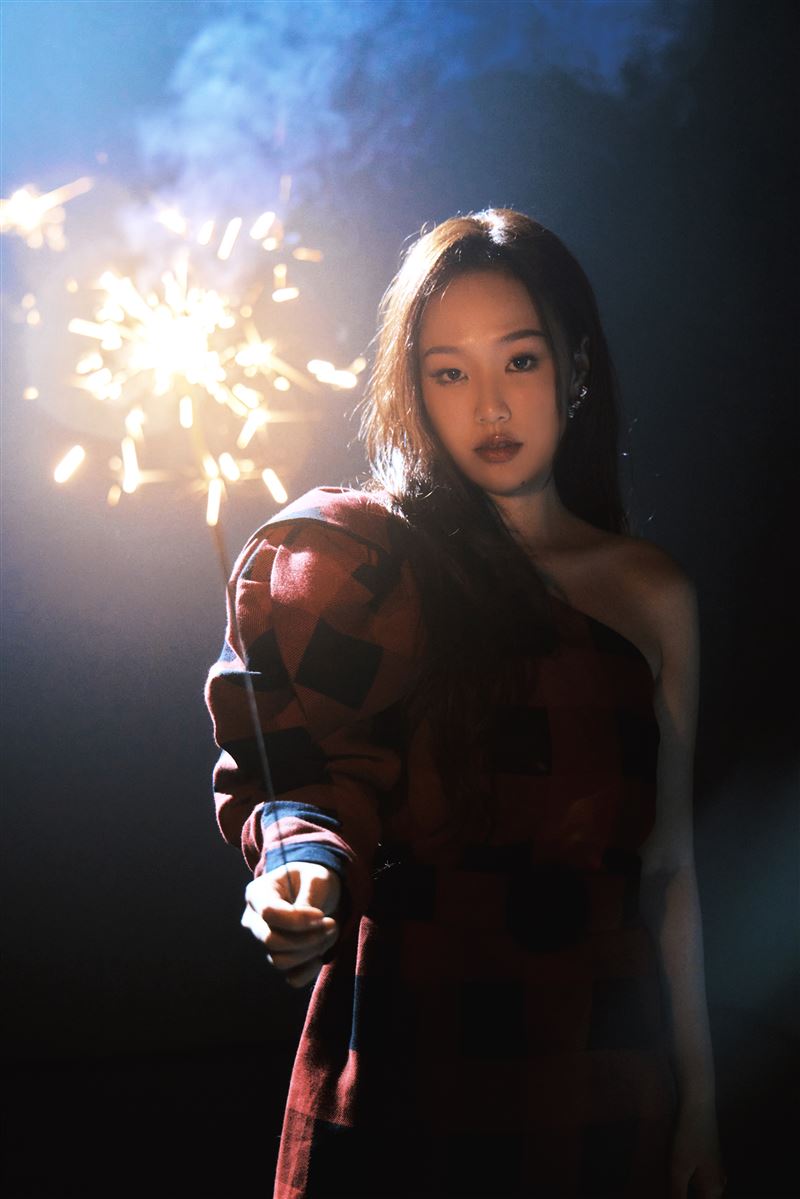 與J Jasmine Yen合製的合照畫面