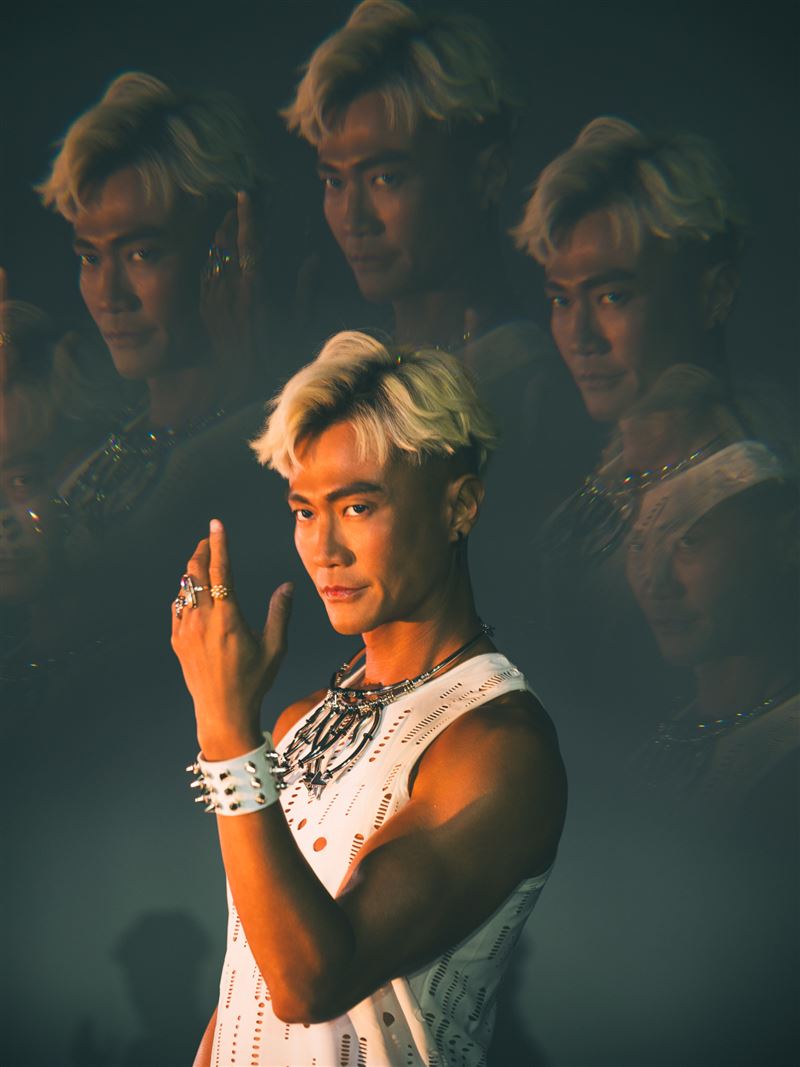 林俊逸演唱會主視覺照