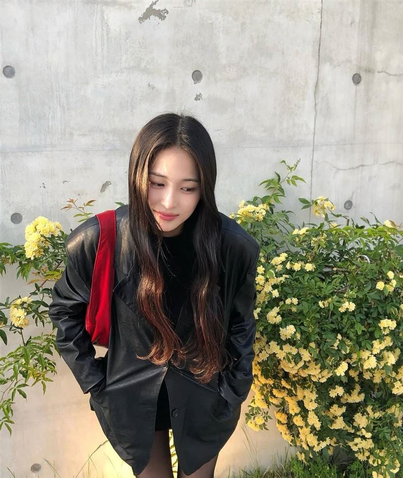 韩佳乙长相甜美