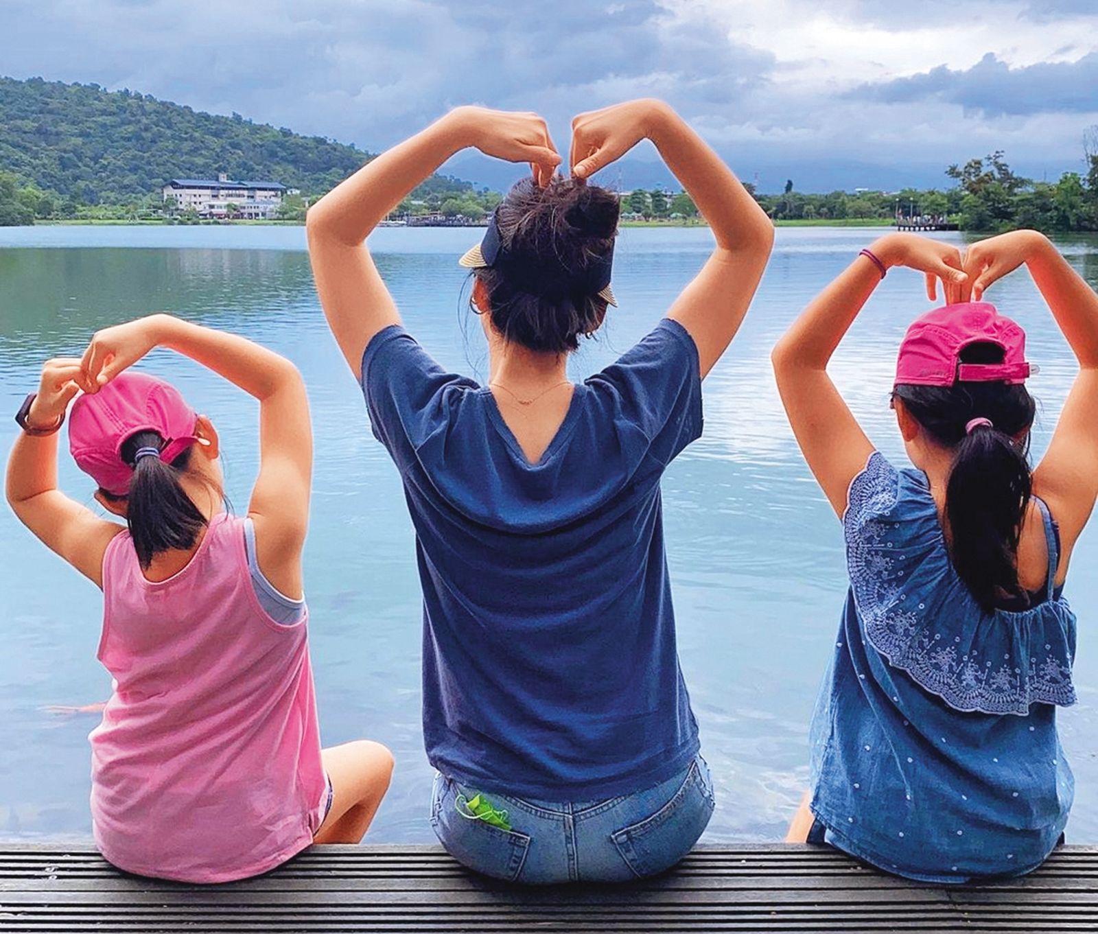 Melody與兩女兒合照