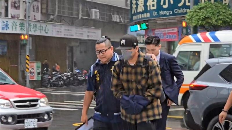 粘鑫檢察官現身畫面