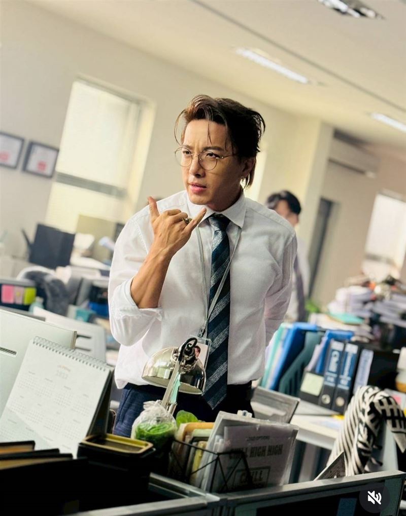 坤達涉閃兵（圖／翻攝自坤達IG）