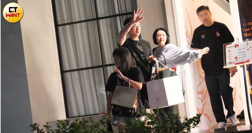 小S金鐘獎慶功現場