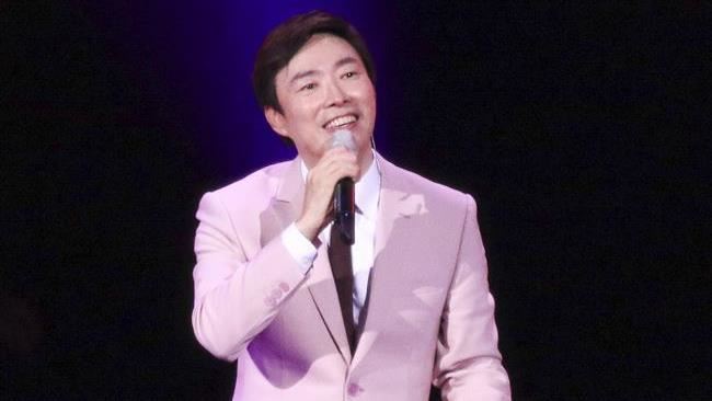 費玉清18歲入伍的照片，恆述法師透露