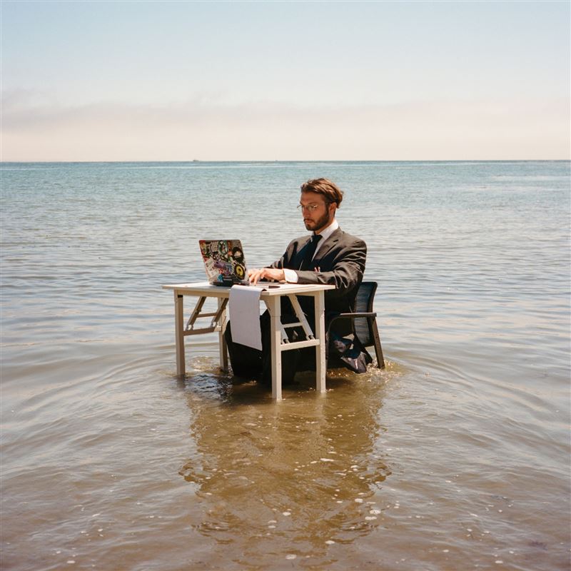 bbno$新专辑封面