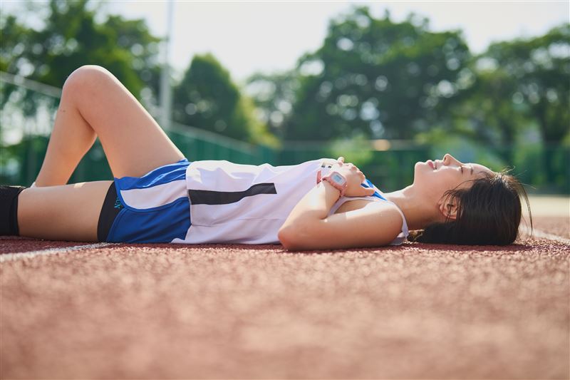 李信盈與河錫辰的自然互動與跑步場面