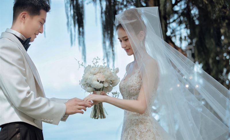 何超蓮與竇驍的合照