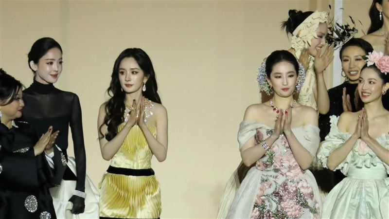 Vogue二十周年晚宴封面图片