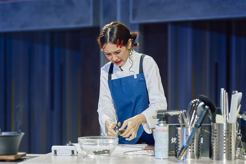 安心亞面對新鮮泰國蝦尖叫