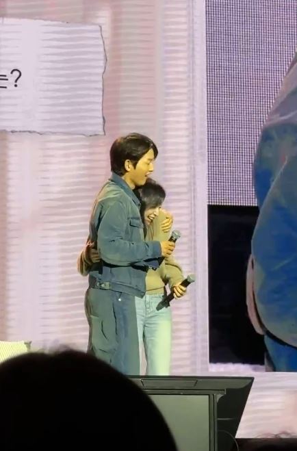 金智媛現場合影與粉絲互動