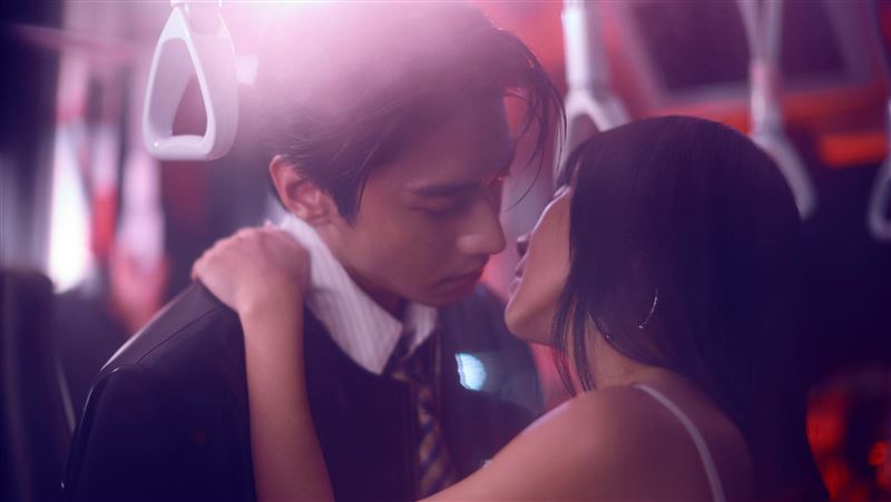 白安與宋柏緯在MV中的合照與拍攝現場