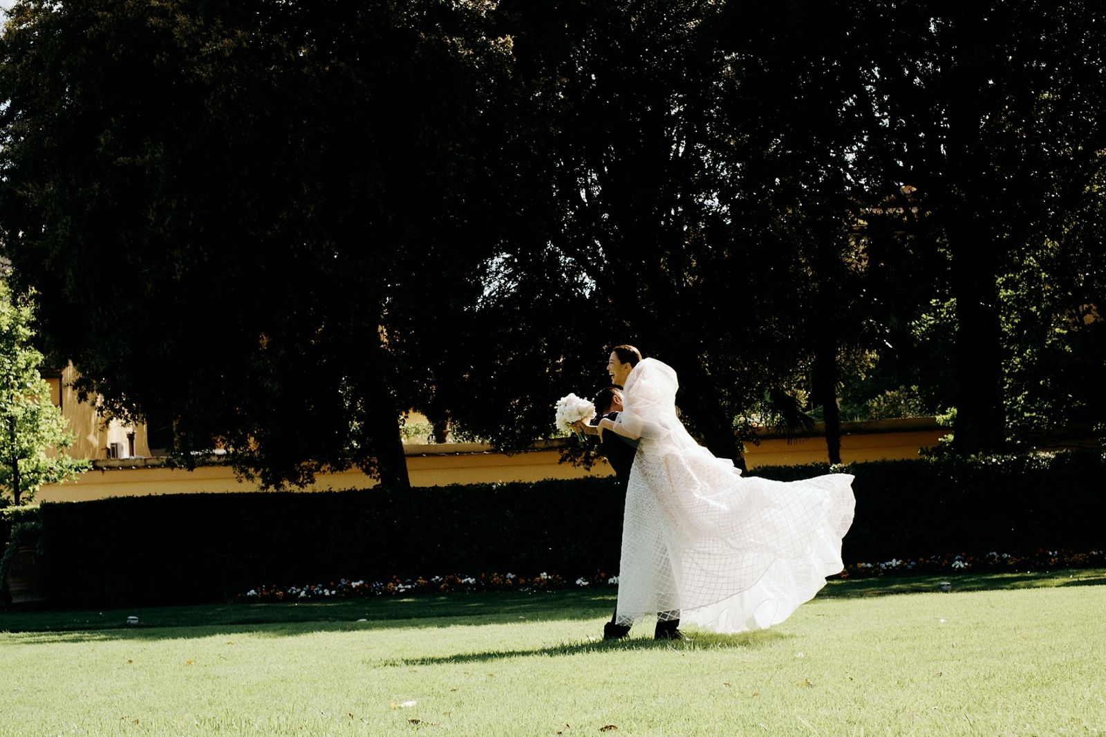 S先生拥抱林又立