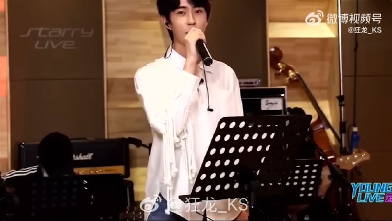 于朦朧演唱我只在乎你